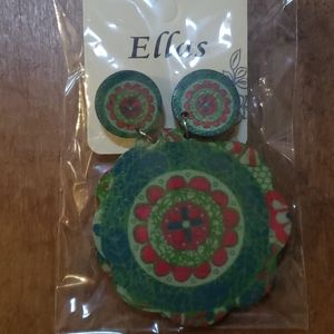 Boho Wooden Green & Pink Flower Stud Drop Earings